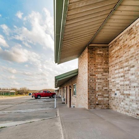 Oyo Hotel Three Rivers Tx Hwy 72 Simmons Exterior photo